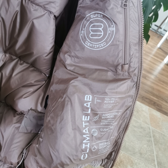 NWOT SUPER PUFF TNA ARITZIA corduroy jacket - Picture 4 of 6